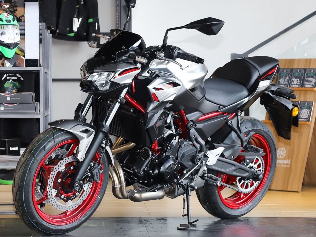 Carenagens Moto Kawasaki Ninja Z650 2020-2023 - Preto Prata Vermelho